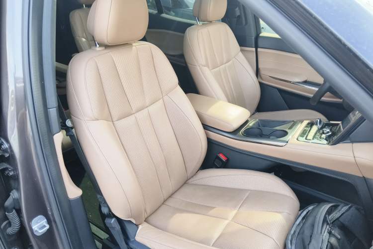 Used Nio ES8 2020 415 km Range 6-Seater Version Right Front Seat