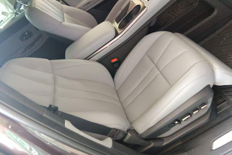 Used Nio ES8 2020 415 km Signature Edition 6-Seater Version Right Front Seat