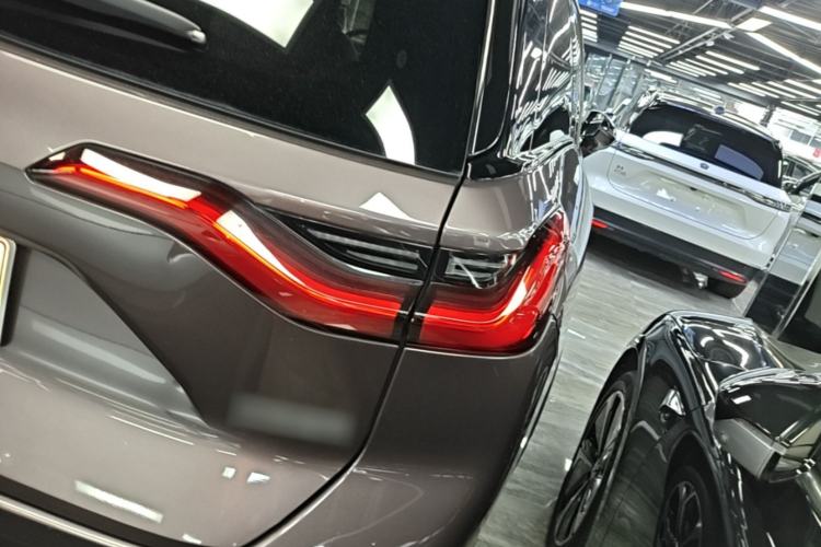 Used Nio ES8 2020 415 KM Signature Edition 7-Seater Version Right Rear Taillight