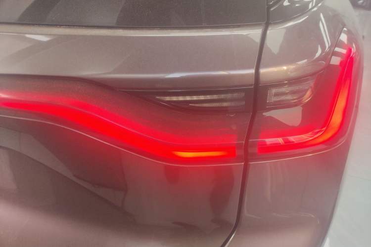 Used Nio ES8 2020 415 km Signature Edition 6-Seater Version Right Rear Taillight
