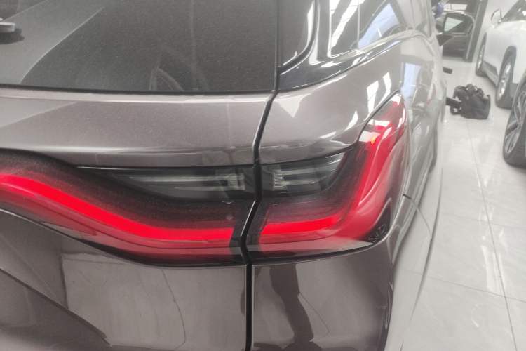 Used Nio ES8 2020 415 km Signature Edition 6-Seater Version Right Rear Taillight
