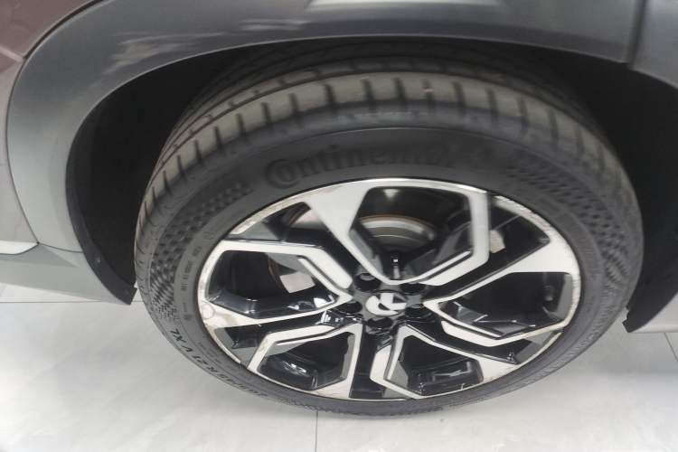 Used Nio ES8 2020 415 km Signature Edition 6-Seater Version Right Rear Wheel Hub