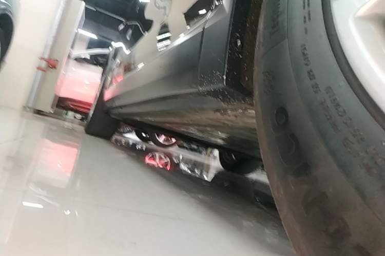 Used Nio ES8 2020 415 km Range 6-Seater Version Right Side Sill