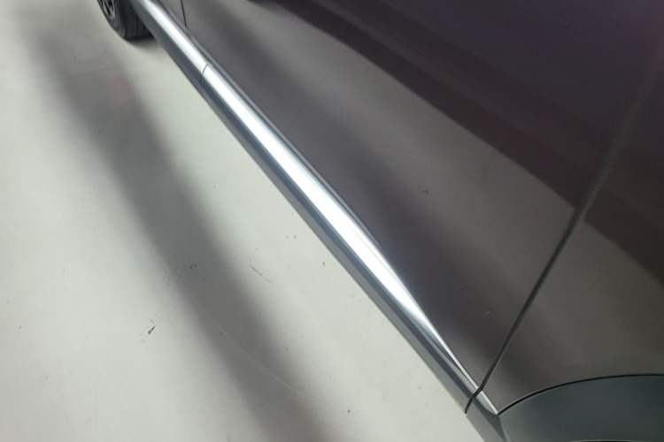 Used Nio ES8 2020 415 KM Signature Edition 7-Seater Version Right Side Sill