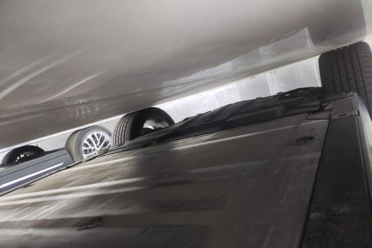 Used Nio ES8 2020 415 km Signature Edition 6-Seater Version Right Side Sill