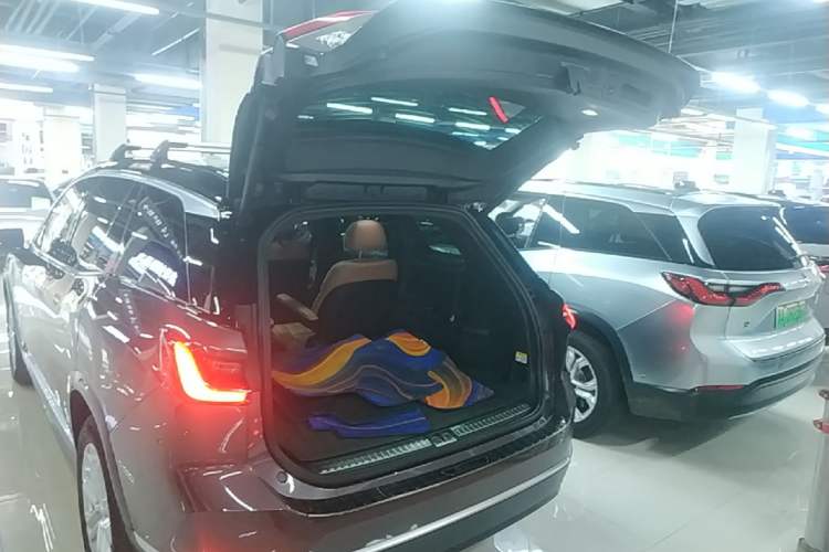 Used Nio ES8 2020 415 km Range 6-Seater Version Trunk