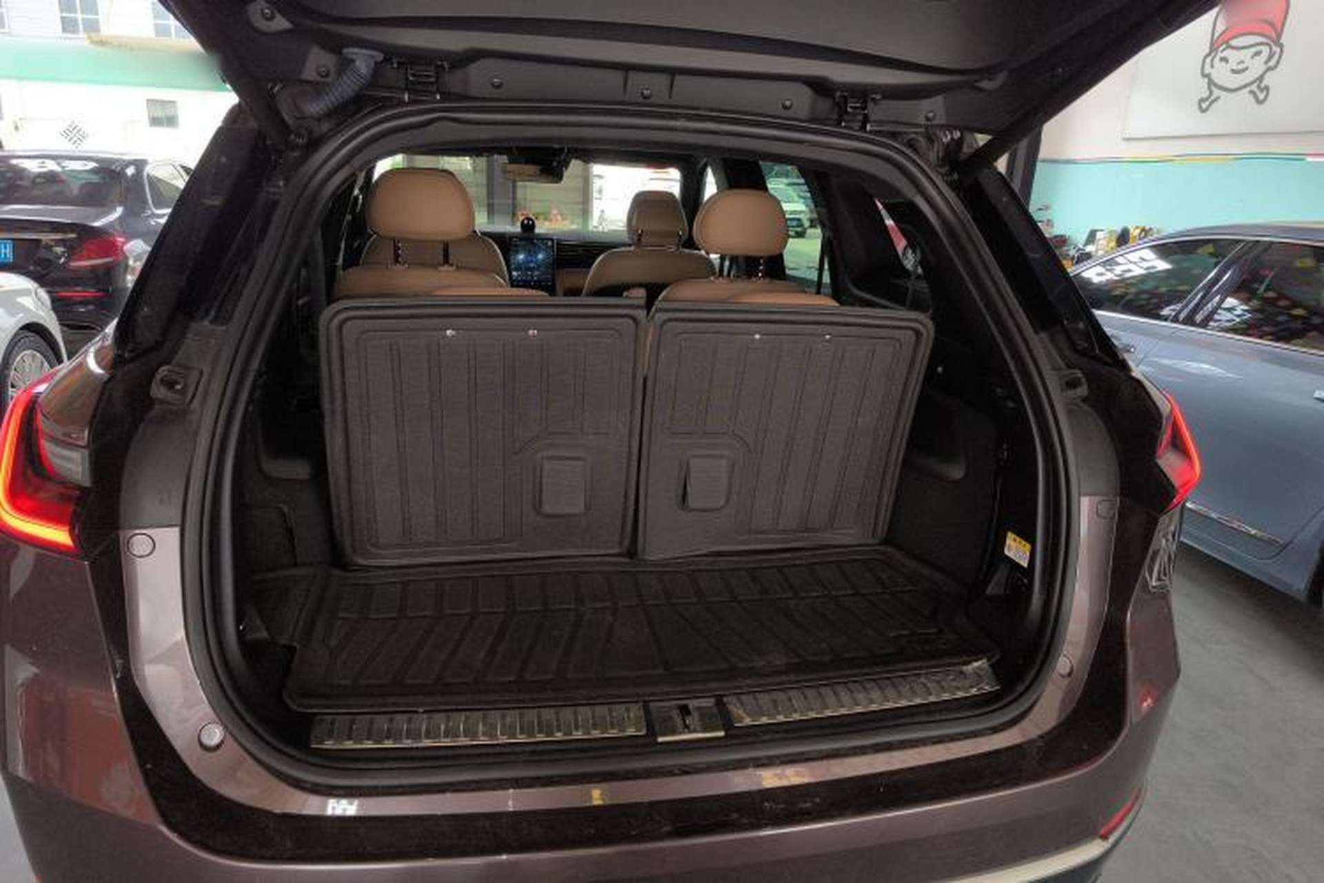Used Nio ES8 2020 580 km Range Six-Seater Version Trunk
