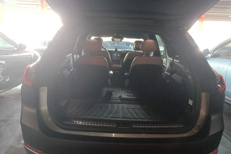Used Nio ES8 2020 415 km Range 6-Seater Version Trunk
