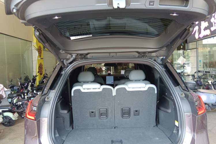 Used Nio ES8 2020 415 km Signature Edition 6-Seater Version Trunk