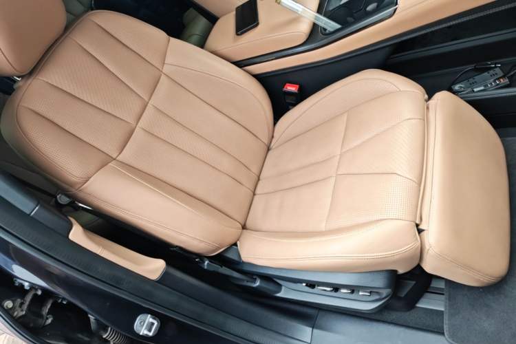 Used Nio ES8 2020 450 km Range 6-Seater Version Right Front Seat