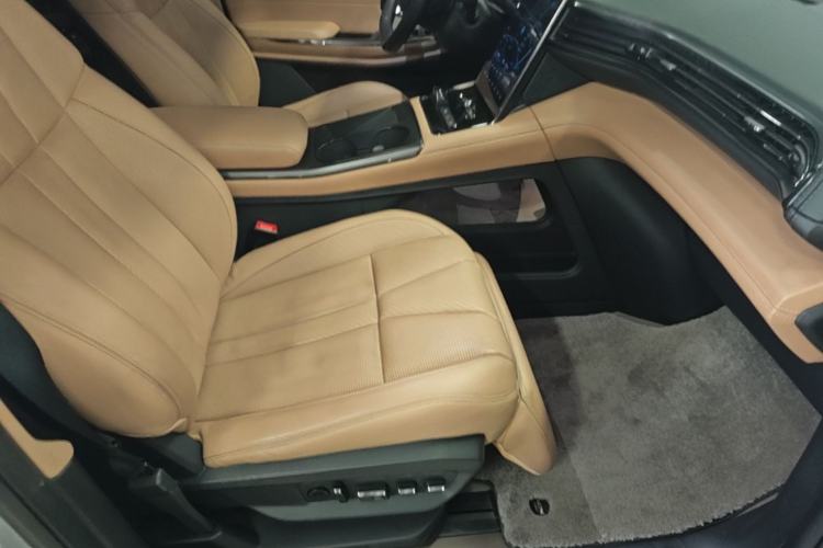 Used Nio ES8 2020 580 km Range Six-Seater Version Right Front Seat