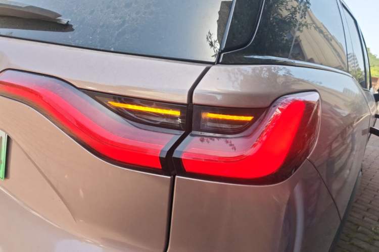 Used Nio ES8 2020 450 km Range 6-Seater Version Right Rear Taillight