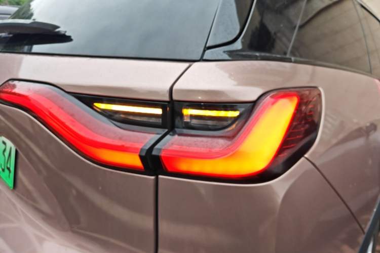 Used Nio ES8 2020 450 km Range 6-Seater Version Right Rear Taillight
