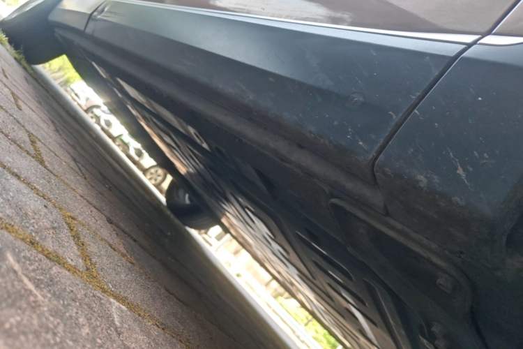 Used Nio ES8 2020 450 km Range 6-Seater Version Right Side Sill