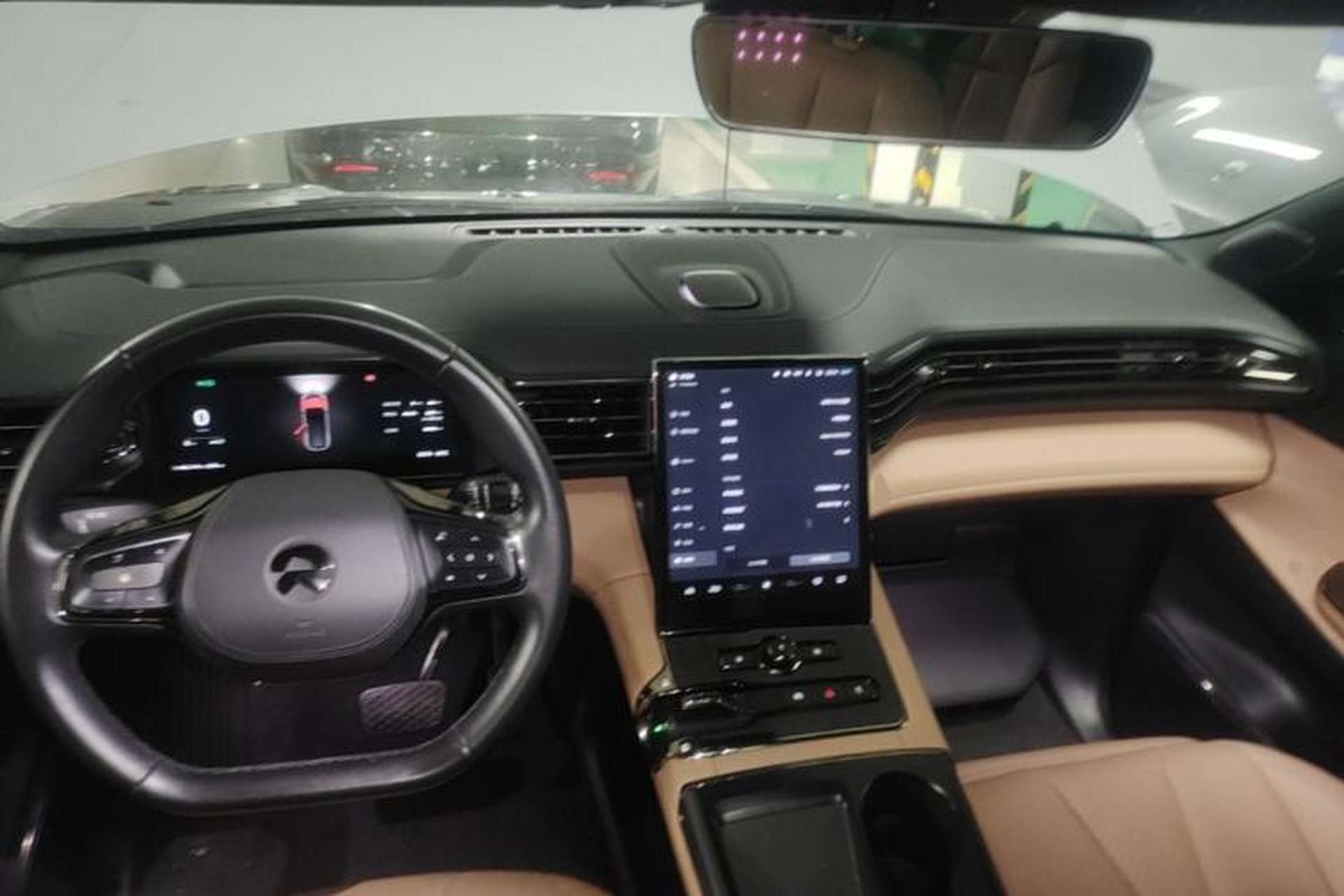 Used Nio ES8 2020 450 km Range 6-Seater Version Center Console
