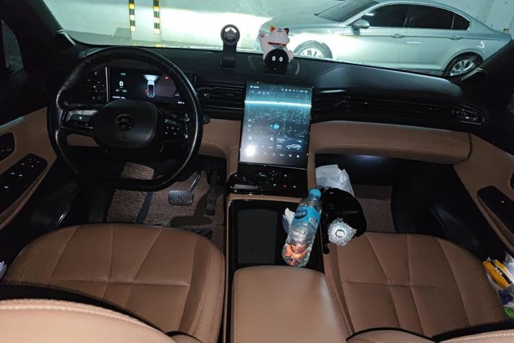 Used Nio ES8 2020 415 km Range 6-Seater Version Center Console