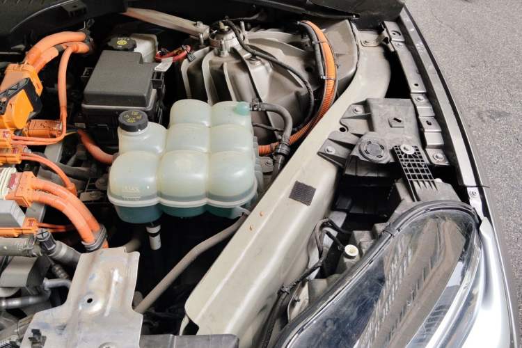 Used Nio ES8 2020 415 km Range 7-Seater Version Engine Bay Left