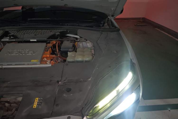Used Nio ES8 2020 580 km Range Signature Edition Six-Seater Version Engine Bay Left
