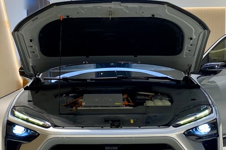 Used Nio ES8 2020 580 km Range Signature Edition Six-Seater Version Engine Bay