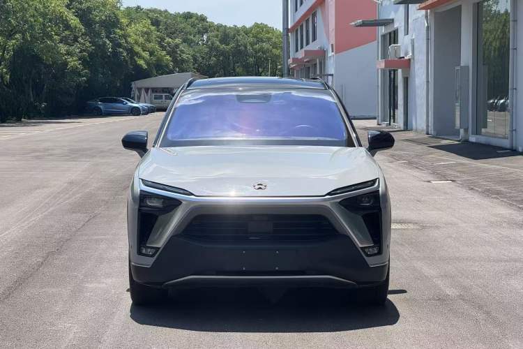 Used Nio ES8 2020 415 km Signature Edition 6-Seater Version Exterior 1
