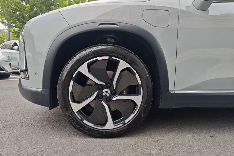 Used Nio ES8 2020 415 km Signature Edition 6-Seater Version Exterior 9