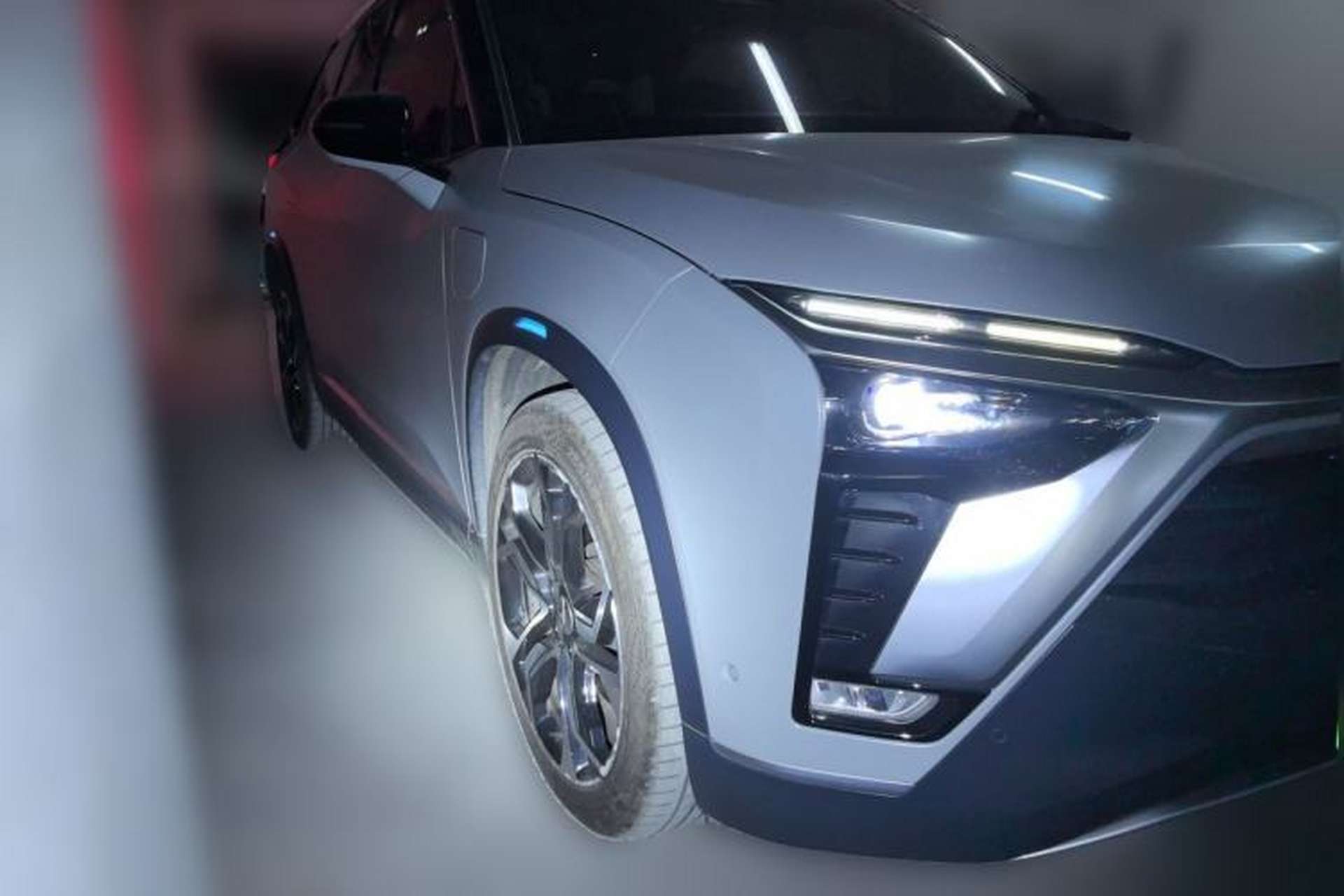 Used Nio ES8 2020 415 km Signature Edition 6-Seater Version Front Right 45 Deg