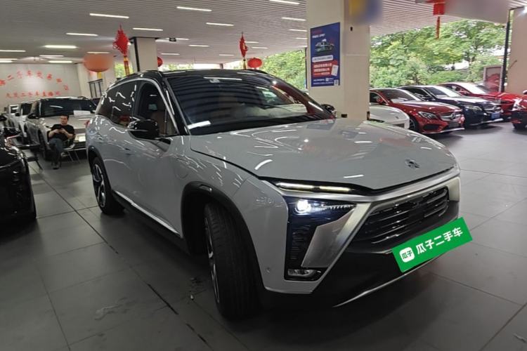 Used Nio ES8 2020 415 km Signature Edition 6-Seater Version Front Right 45 Deg