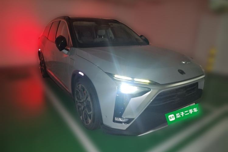 Used Nio ES8 2020 580 km Range Signature Edition Six-Seater Version Front Right 45 Deg