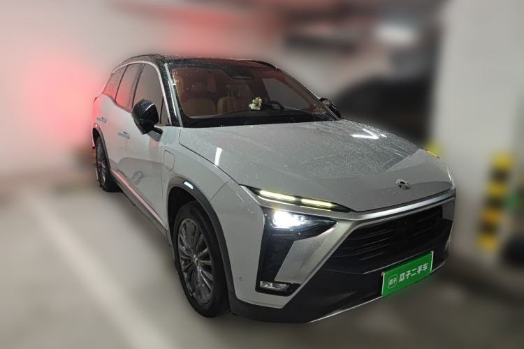 Used Nio ES8 2020 415 km Range 6-Seater Version Front Right 45 Deg