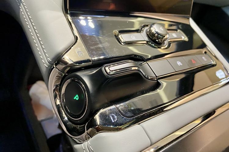 Used Nio ES8 2020 580 km Range Signature Edition Six-Seater Version Gear Lever