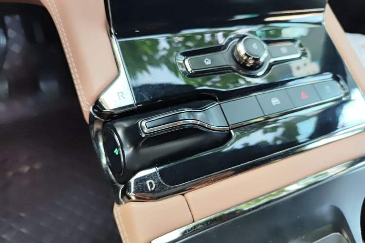 Used Nio ES8 2020 580 km Range Signature Edition Six-Seater Version Gear Lever
