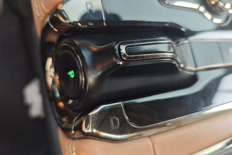 Used Nio ES8 2020 415 km Signature Edition 6-Seater Version Gear Lever