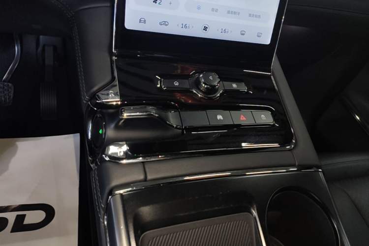 Used Nio ES8 2020 415 km Signature Edition 6-Seater Version Gear Lever