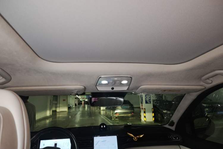 Used Nio ES8 2020 580 km Range Signature Edition Six-Seater Version Headliner