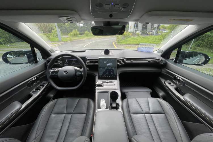 Used Nio ES8 2020 415 km Signature Edition 6-Seater Version Interior 3