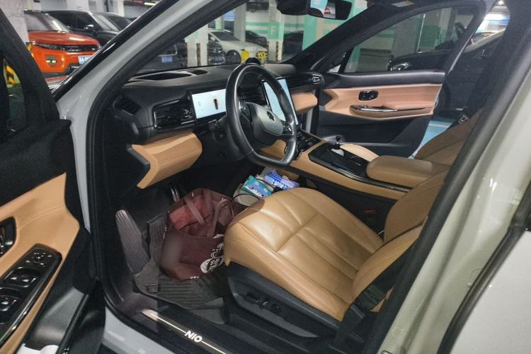 Used Nio ES8 2020 580 km Range Signature Edition Six-Seater Version Interior 3