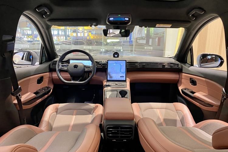 Used Nio ES8 2020 580 km Range Signature Edition Six-Seater Version Interior 4