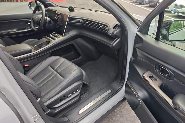 Used Nio ES8 2020 415 km Signature Edition 6-Seater Version Interior 4