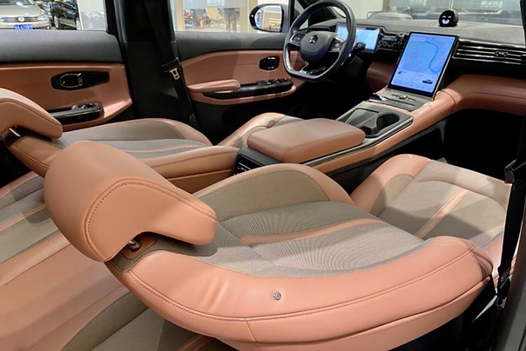 Used Nio ES8 2020 580 km Range Signature Edition Six-Seater Version Interior 5
