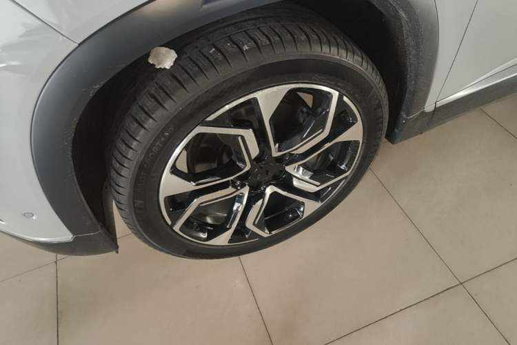 Used Nio ES8 2020 415 km Range 6-Seater Version Left Front Wheel Hub