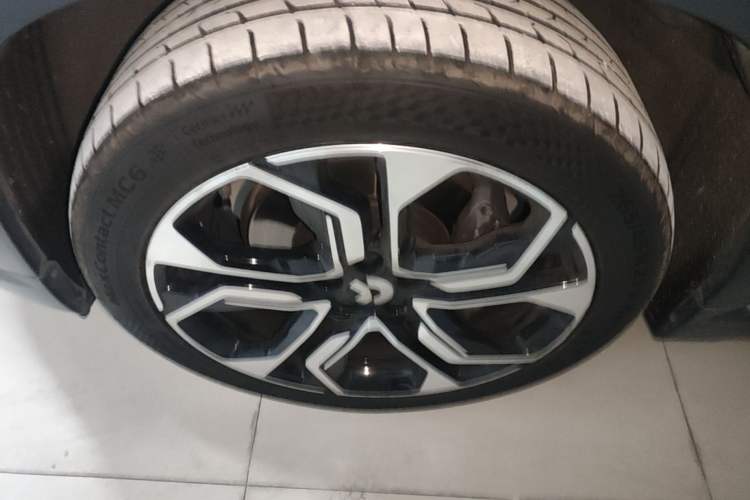 Used Nio ES8 2020 415 km Signature Edition 6-Seater Version Left Front Wheel Hub