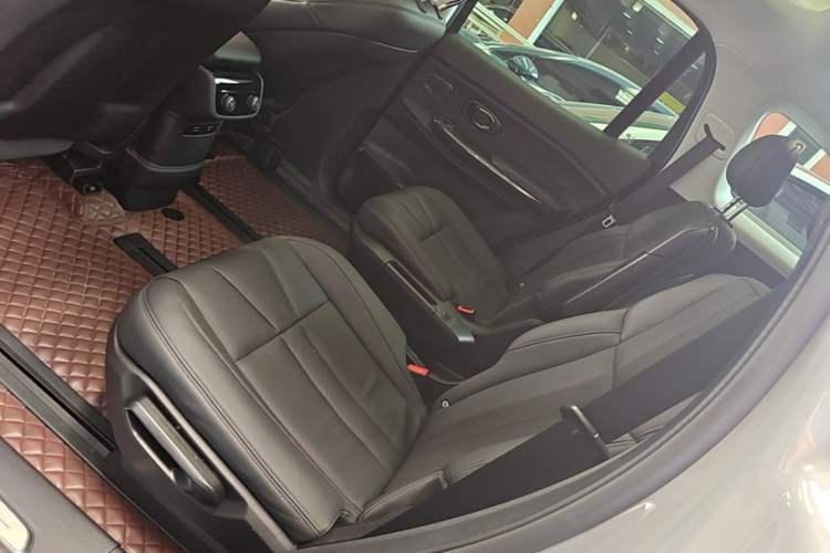 Used Nio ES8 2020 415 km Signature Edition 6-Seater Version Left Rear Seat