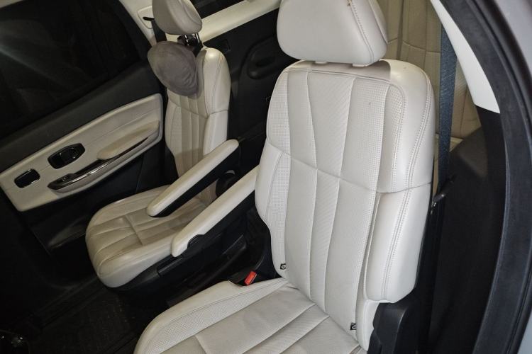 Used Nio ES8 2020 580 km Range Signature Edition Six-Seater Version Left Rear Seat