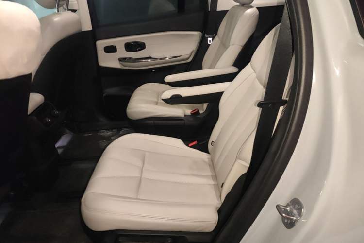 Used Nio ES8 2020 415 km Signature Edition 6-Seater Version Left Rear Seat
