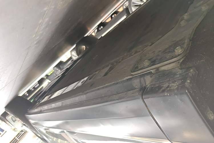 Used Nio ES8 2020 415 km Signature Edition 6-Seater Version Left Side Sill