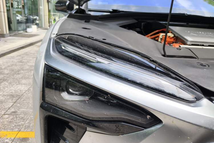 Used Nio ES8 2020 450 km Range 6-Seater Version Right Front Headlight