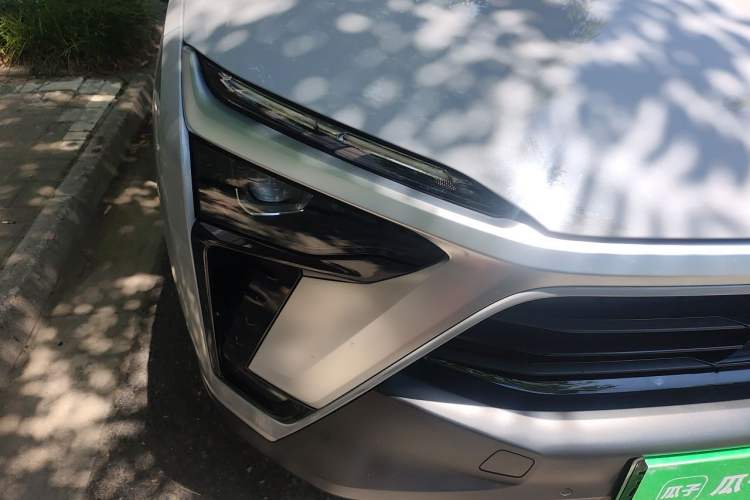 Used Nio ES8 2020 415 km Range 6-Seater Version Right Front Headlight