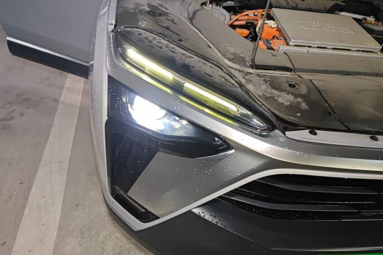 Used Nio ES8 2020 415 km Range 6-Seater Version Right Front Headlight