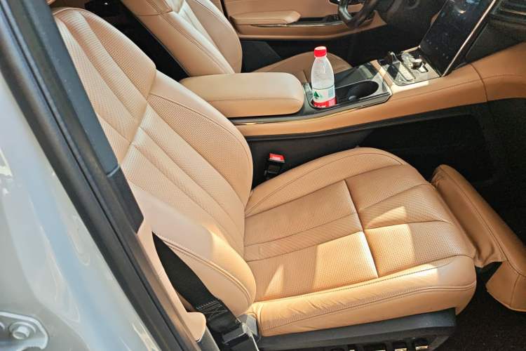 Used Nio ES8 2020 415 km Range 6-Seater Version Right Front Seat