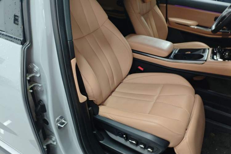 Used Nio ES8 2020 580 km Range Six-Seater Version Right Front Seat